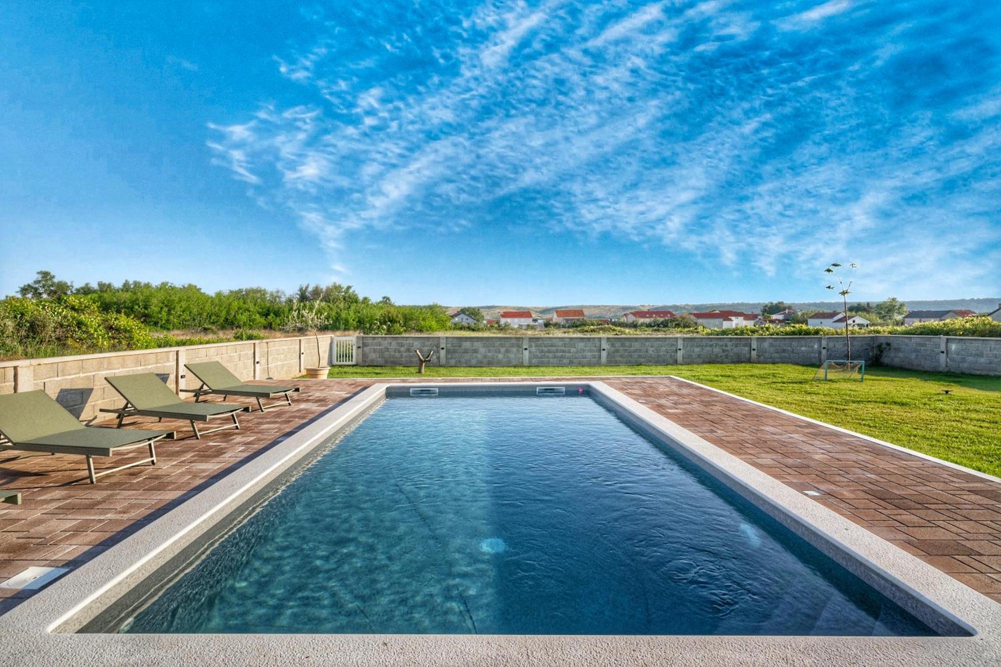 Вілла House Rose With Garden And Pool Любач Екстер'єр фото
